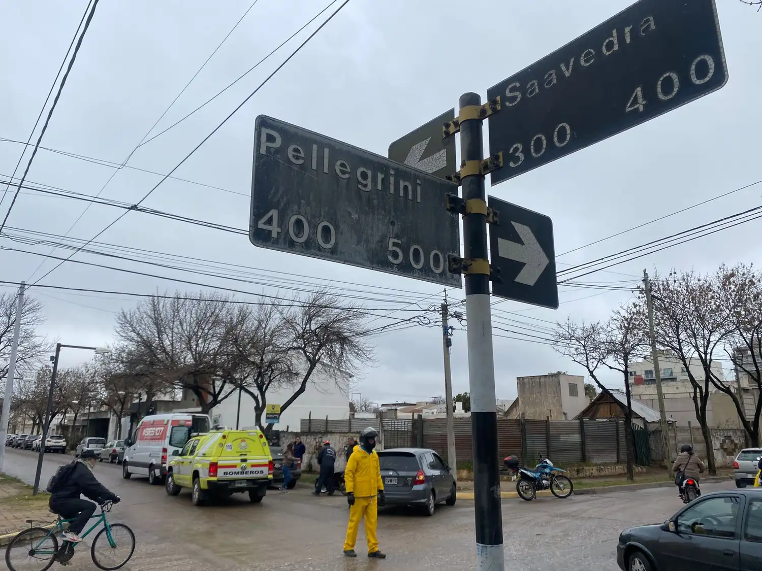 La circulación vehicular estuvo restringida por varios minutos tras el siniestro.