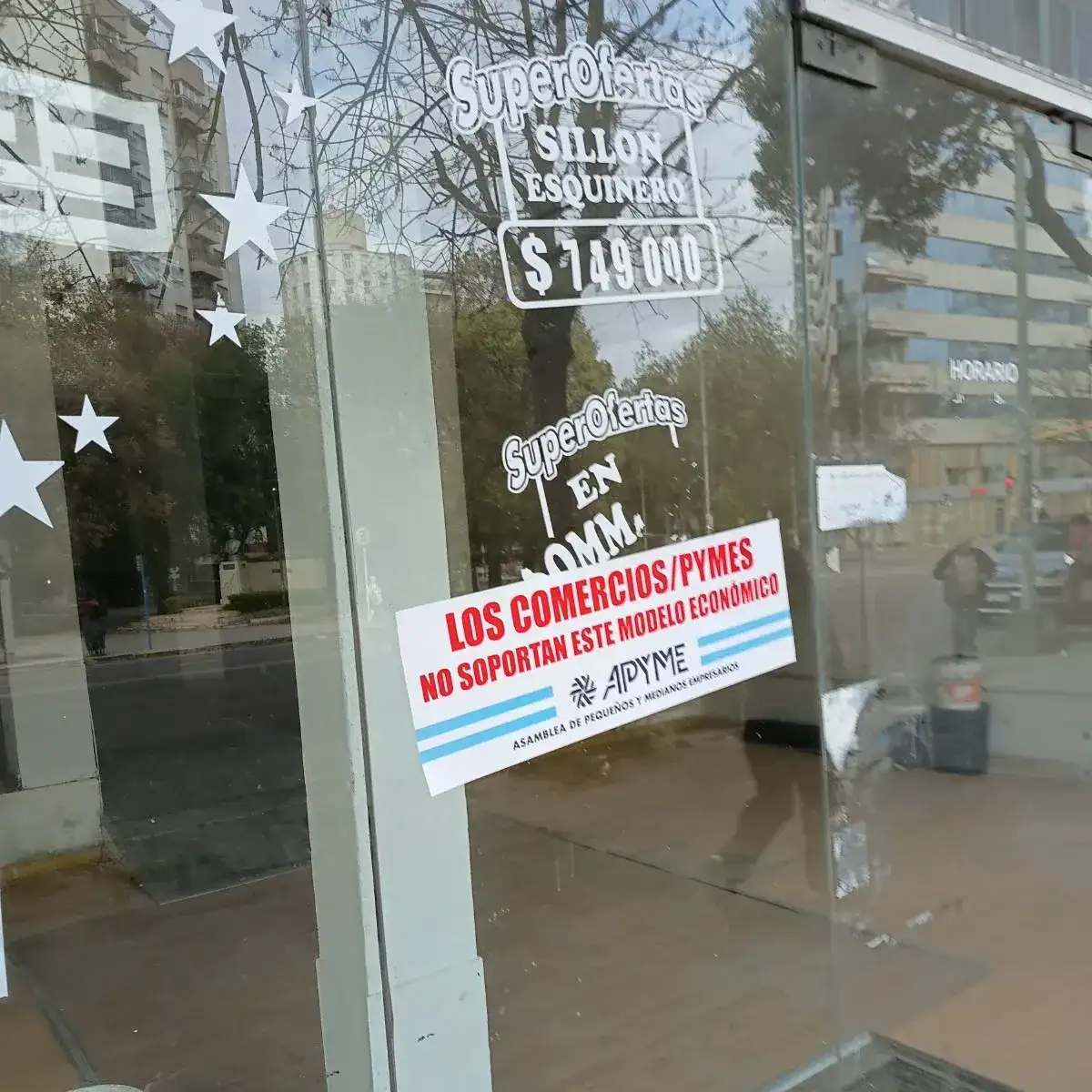 Desde APYME advierten sobre el cierre de cientos de locales comerciales en Mar del Plata, en medio de la caída del consumo y el aumento de los costos.