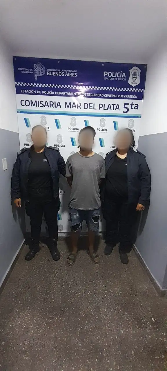 Al no poder explicar la procedencia de los objetos, el malviviente fue notificado con una formación de causa.