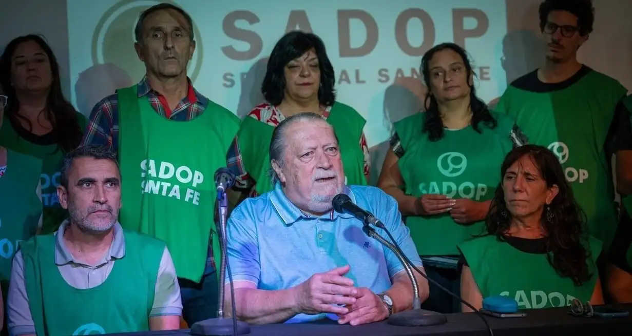 El sindicato de docentes de escuelas privadas también rechazó mayoritariamente la propuesta salarial del gobierno de Santa Fe.