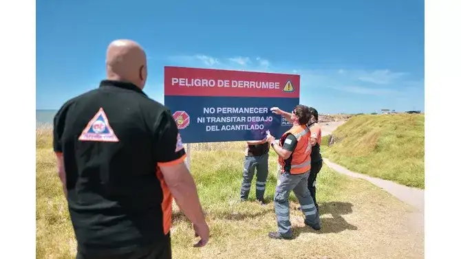 Refuerzan la prevención en los acantilados con nueva señalización