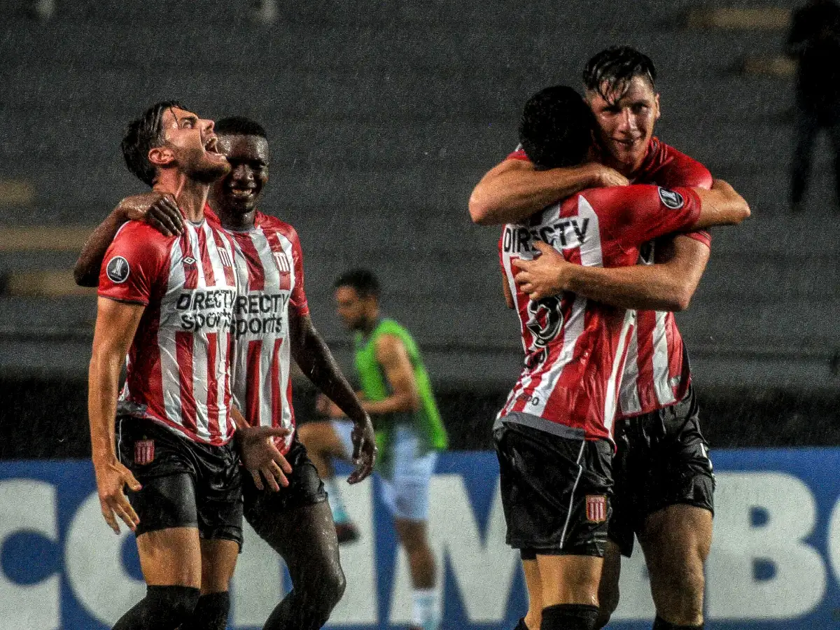 El “Pincha” goleó en La Plata