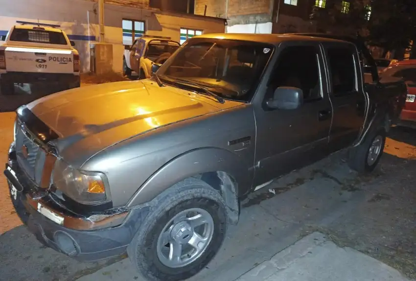 Atropelló a dos nenes, los llevó a una sala de salud y luego se entregó