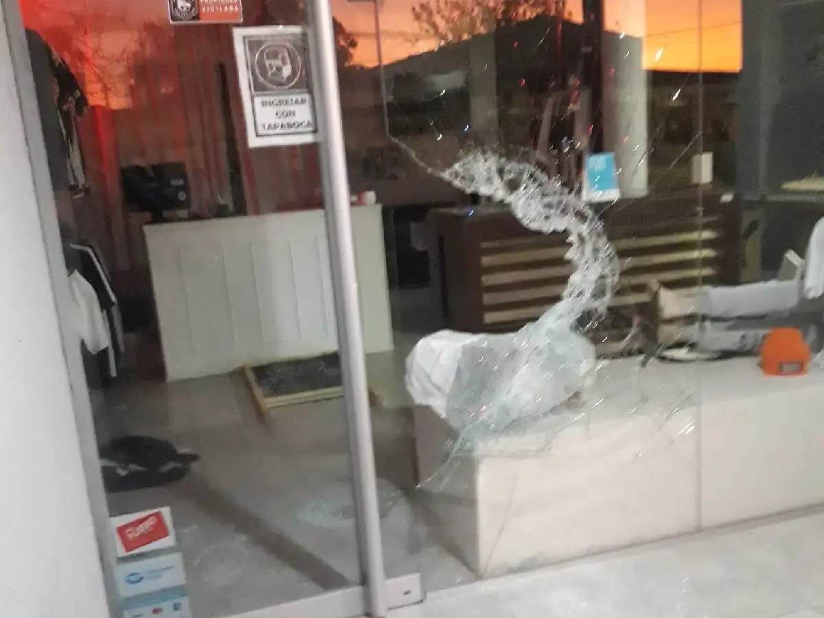 Harto de los robos, cierra su comercio en el  camino interprovincial    