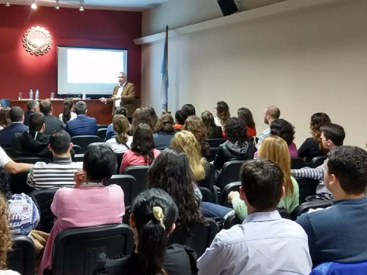 Disertaron sobre “Los desafíos de la educación en el Siglo XXI”