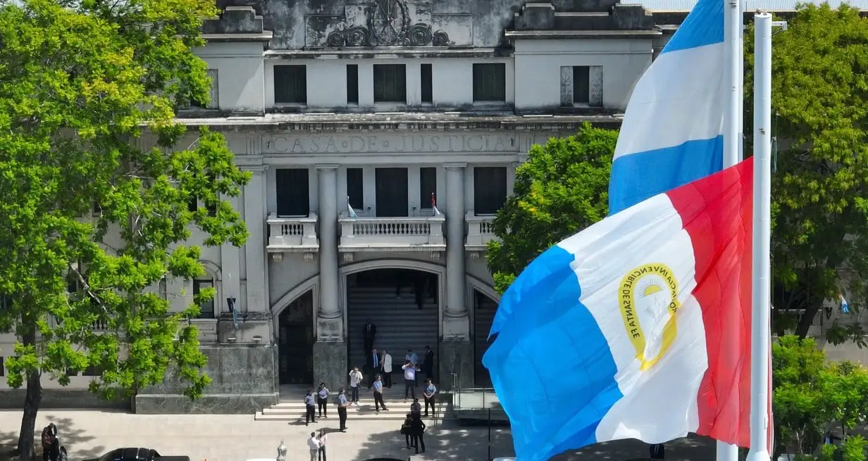 Quedarán excluidos del padrón “todos los profesionales del Derecho, abogados, escribanos, procuradores de ese campo; incluso a quienes enseñen Medicina Legal, aunque no sean abogados”. Foto: Fernando Nicola