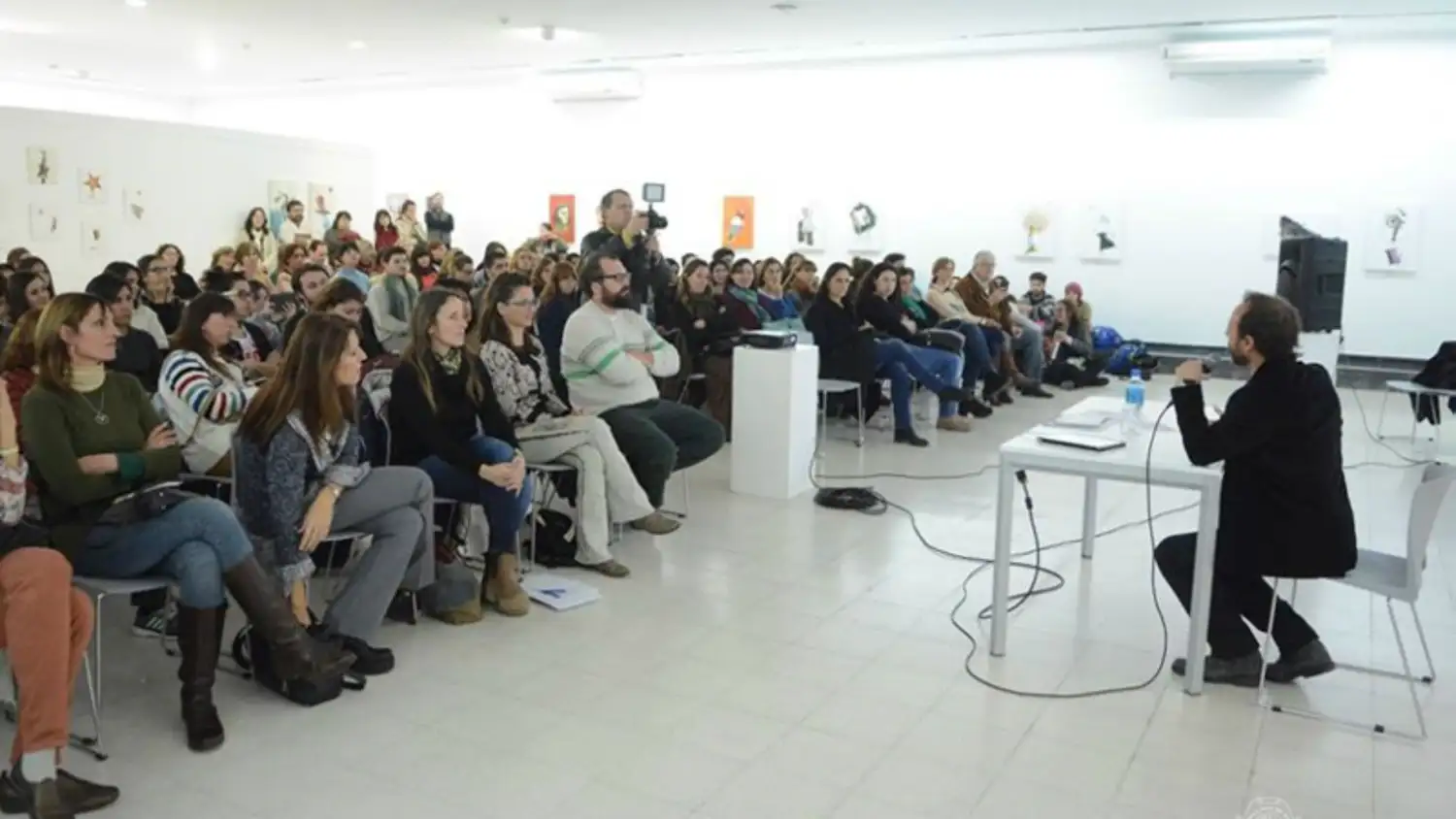 “Pensamientos Ilustrados” se expone en Rafaela