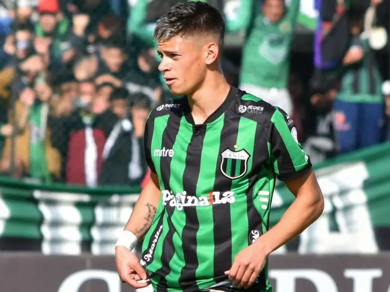 Matías Bergara jugando en Primera para Nueva Chicago