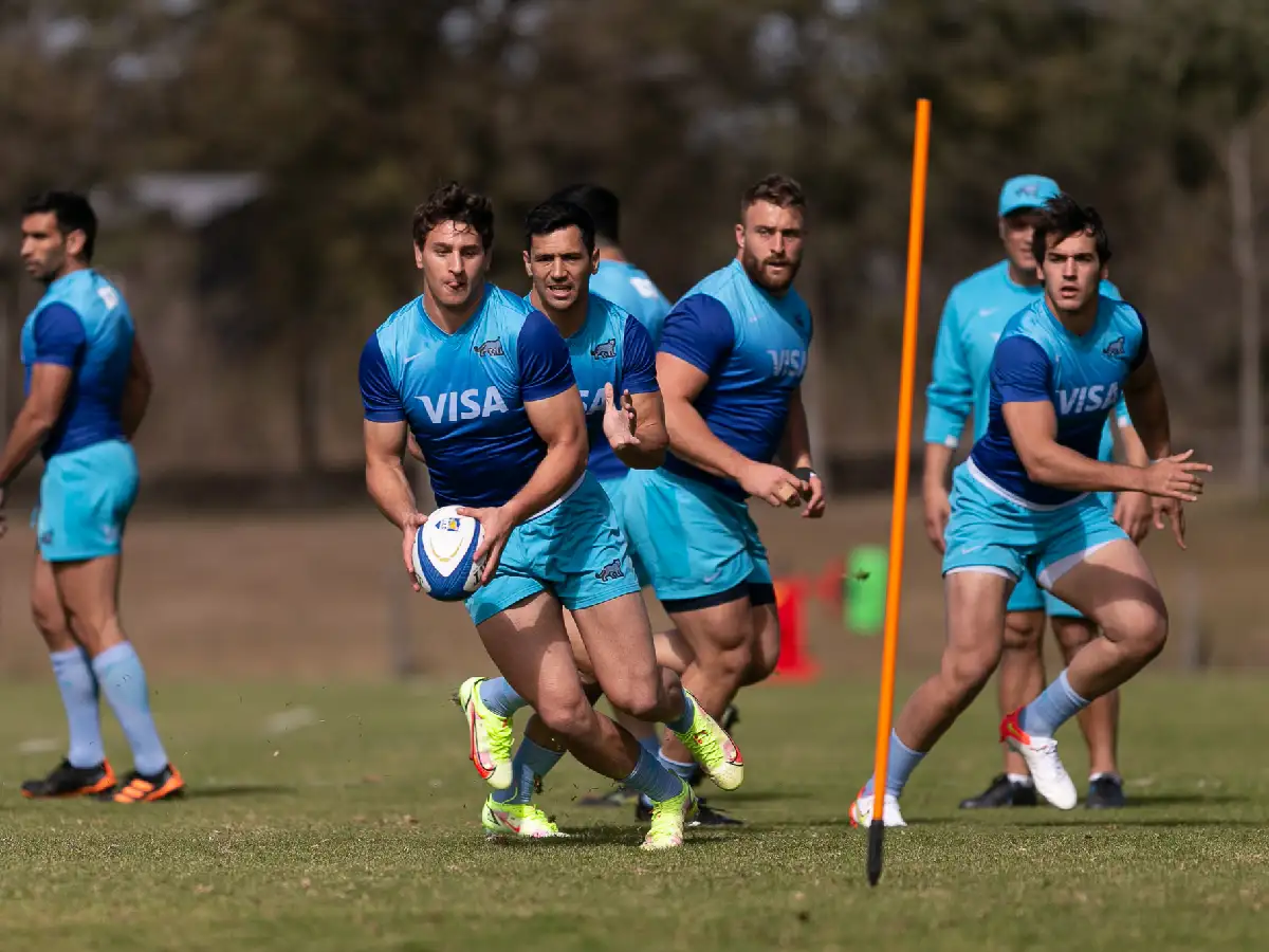 Los Pumas entrenaron en doble turno