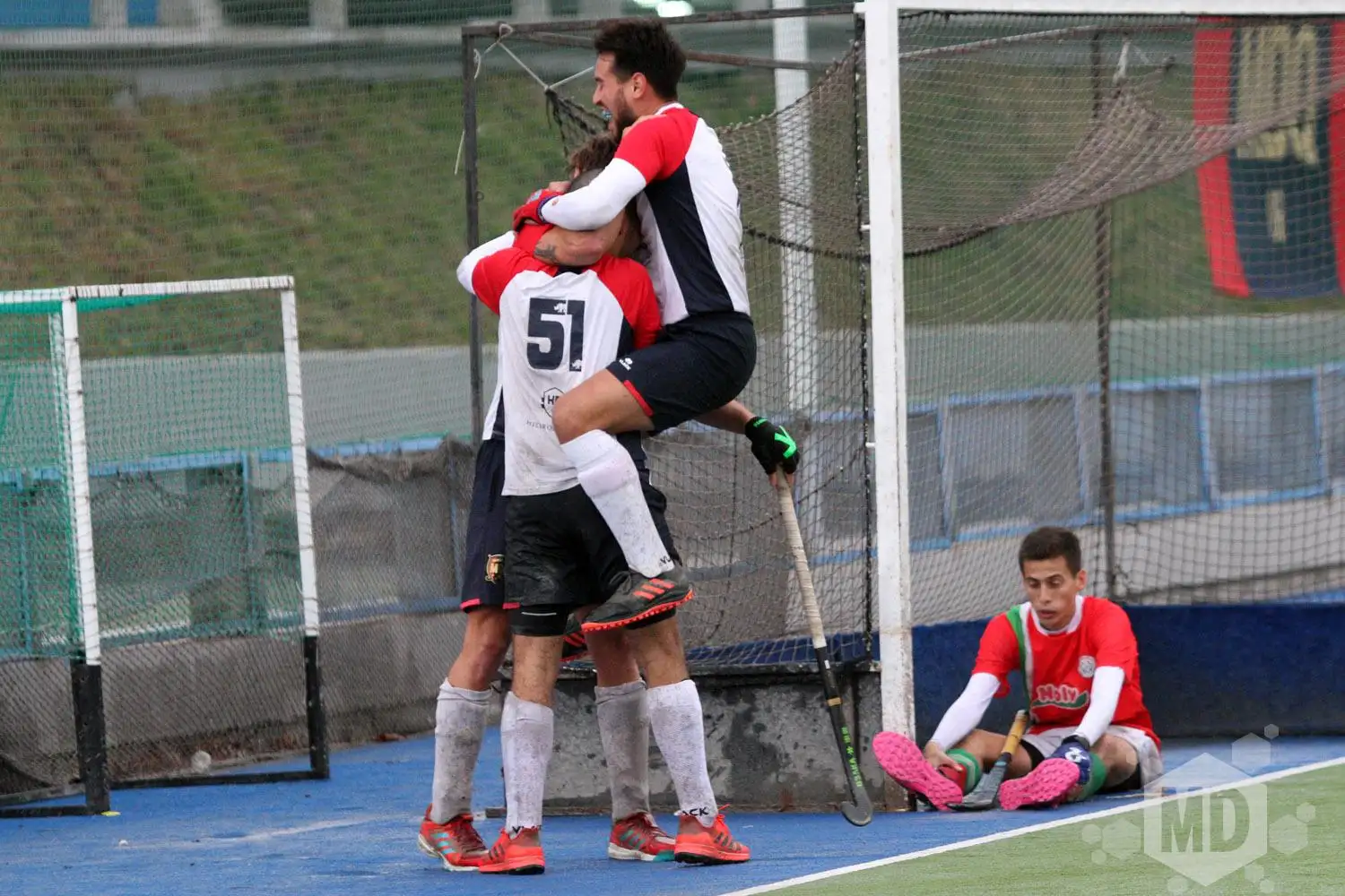 MDQ 06 HC goleó y es líder