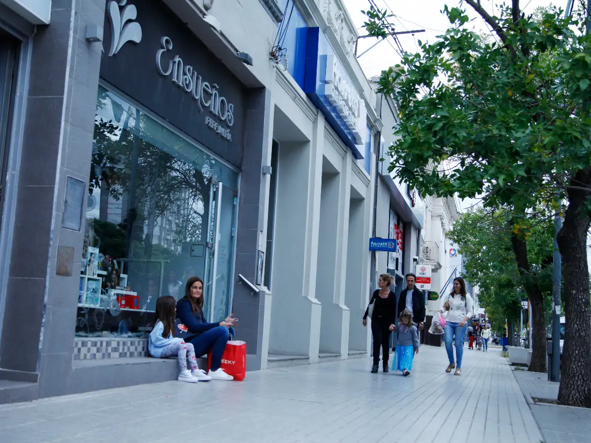 Muchos comercios abrieron en el feriado del 24 de marzo 
