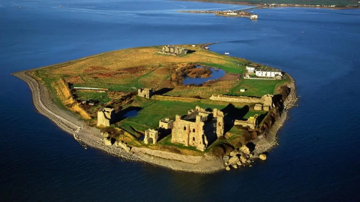 Buscan a una persona para asumir como rey o reina de una isla de Inglaterra
