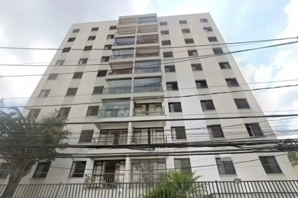 Un menor cayó de un edificio