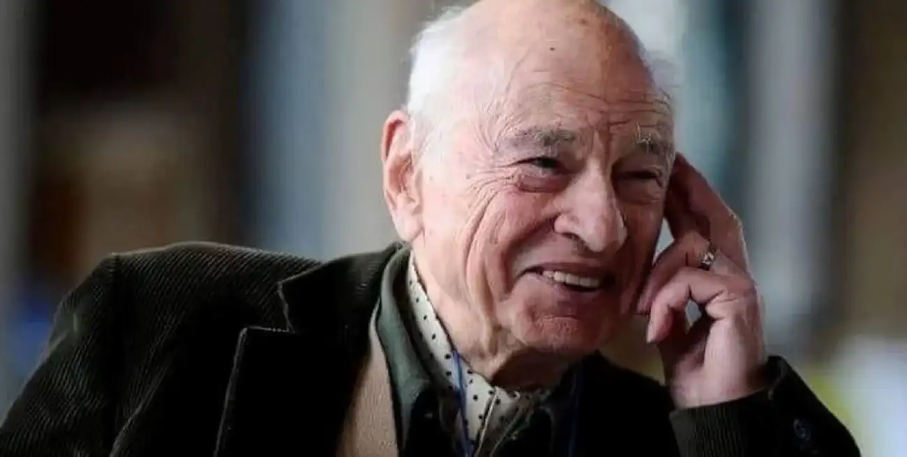 Edgar Morin, absolutamente vigente y lúcido autor parisino, que en julio próximo cumplirá 103 años. Después de los 80 publicó veinte obras, ocho de ellas en los últimos cuatro años (incluso en pandemia), tres en 2023.