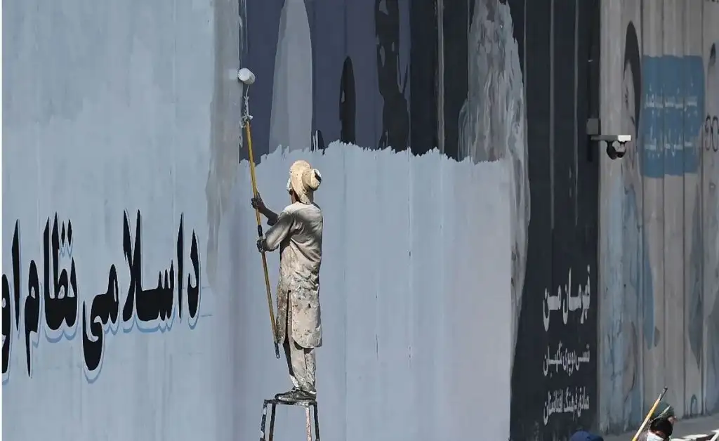 El miedo se apodera del arte en Kabul: creadores destrozan, entierran o esconden sus obras