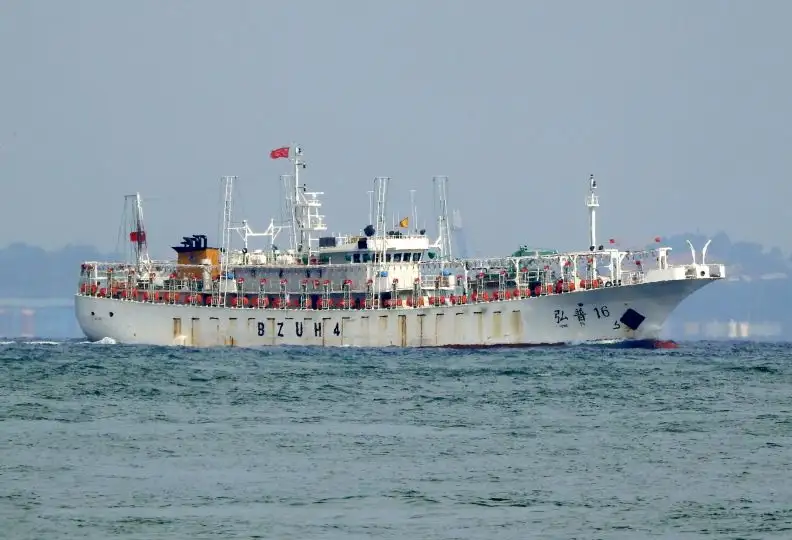 Barcos pesqueros asiáticos operan con impunidad en aguas nacionales.
