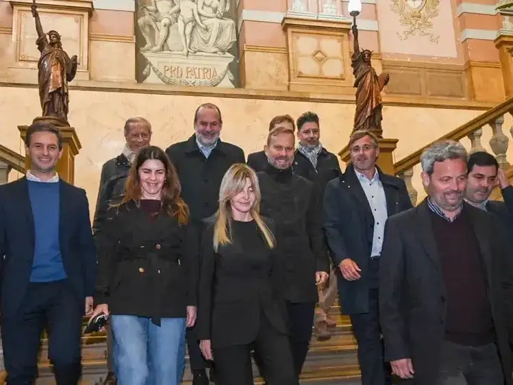 La Liga de Intendentes gana peso dentro del PJ bonaerense y respalda las PASO