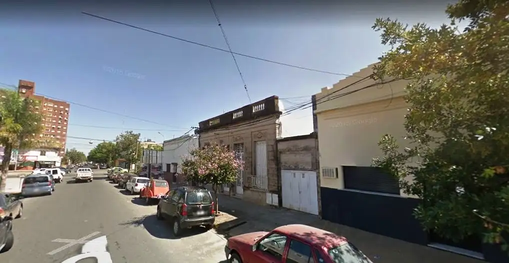 Le robaron 100 mil dólares y 20 mil pesos