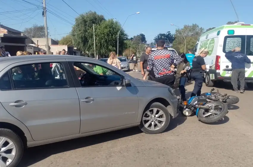 Otro choque en Mario Bravo: un motociclista hospitalizado