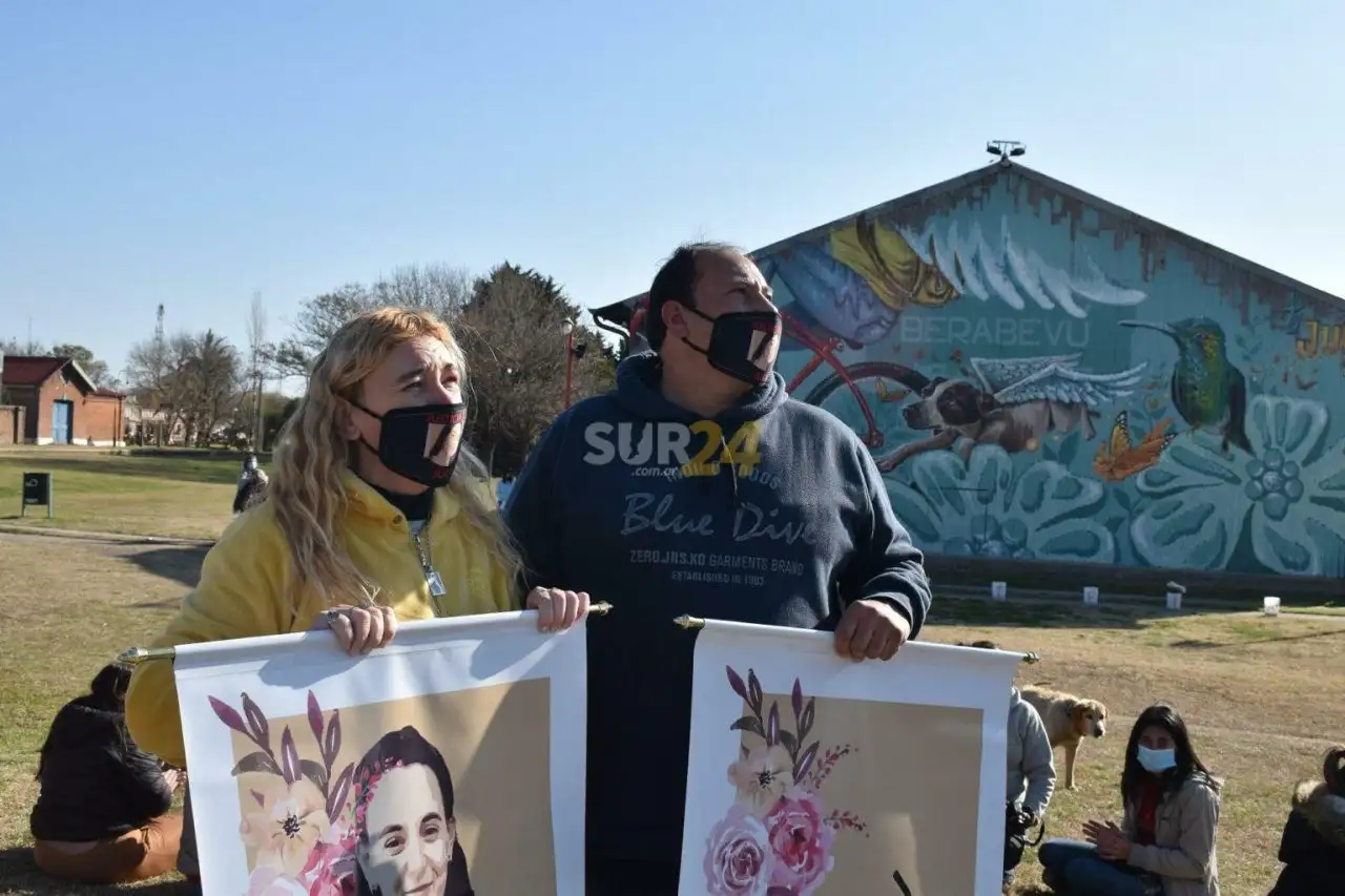 Atravesados por el femicidio: Berabevú volvió a pedir justicia por Julieta Del Pino
