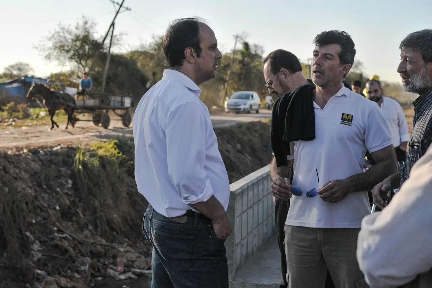 José Corral recorre obras hídricas de la cuenca Flores