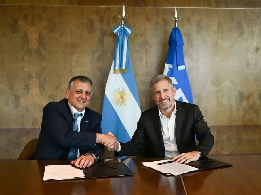 Frigerio y Marín firmaron un convenio que busca ampliar la participación de Entre Ríos en la cadena productiva de Vaca Muerta.