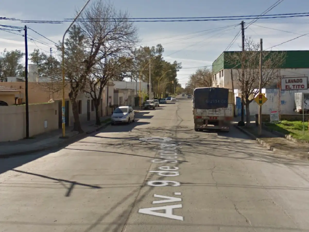 Motochorros volvieron a actuar: amenazan y roban a una mujer que esperaba el colectivo 