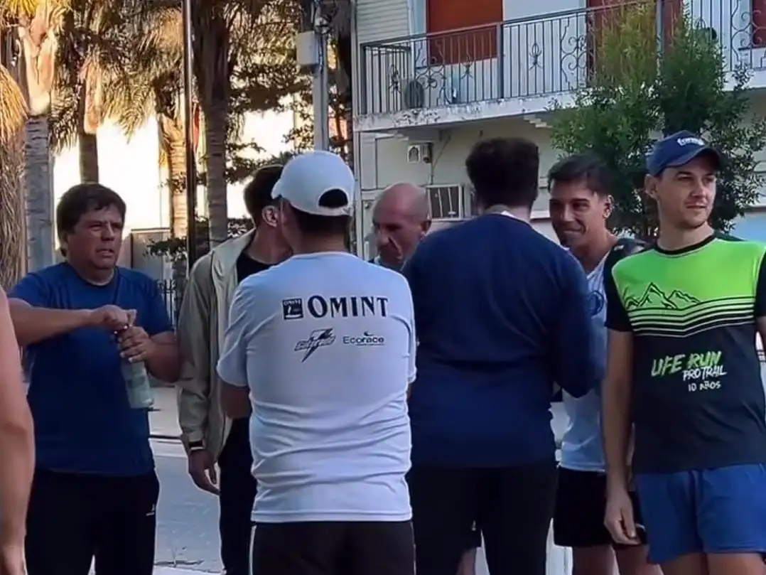 Varios de los participantes en un momento de distensión. Foto: Gentileza