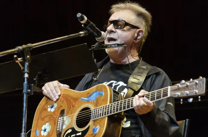 En un video subido a sus redes sociales, el músico pidió por la liberación de su sobrino Ron Scherman.