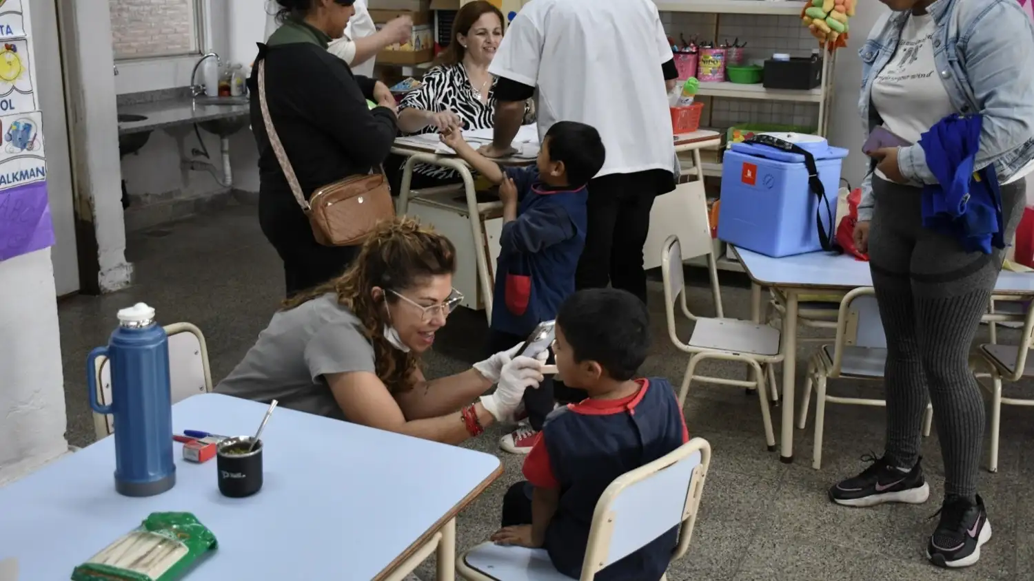 jornada de salud en barrio parque: alumnos completaron el certificado estudiantil de salud 2