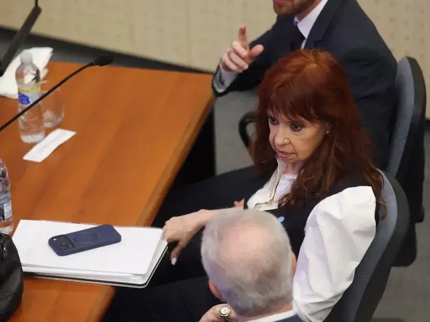 La medida alcanza a bienes vinculados a Cristina Kirchner, sus hijos y Lázaro Báez. Foto: Reuters