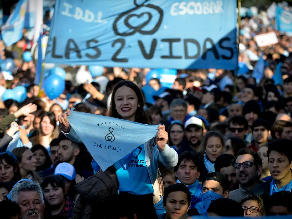La Iglesia pide que se respete el derecho a la libre expresión de las marchas "por la vida"