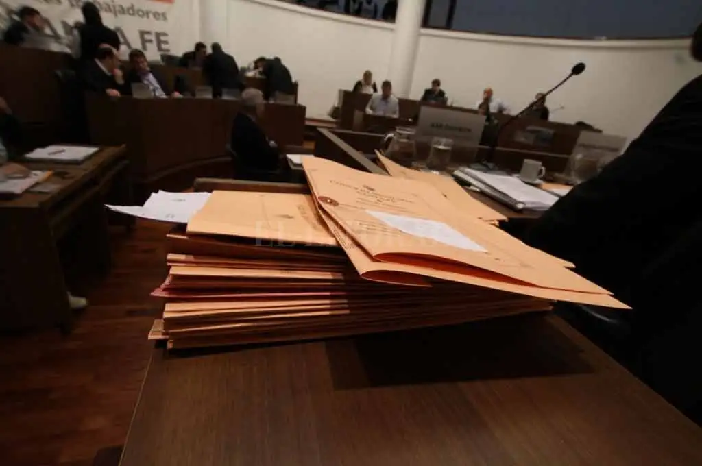 Tributos: topes del 35 % promedio en las subas y un incentivo a pymes
