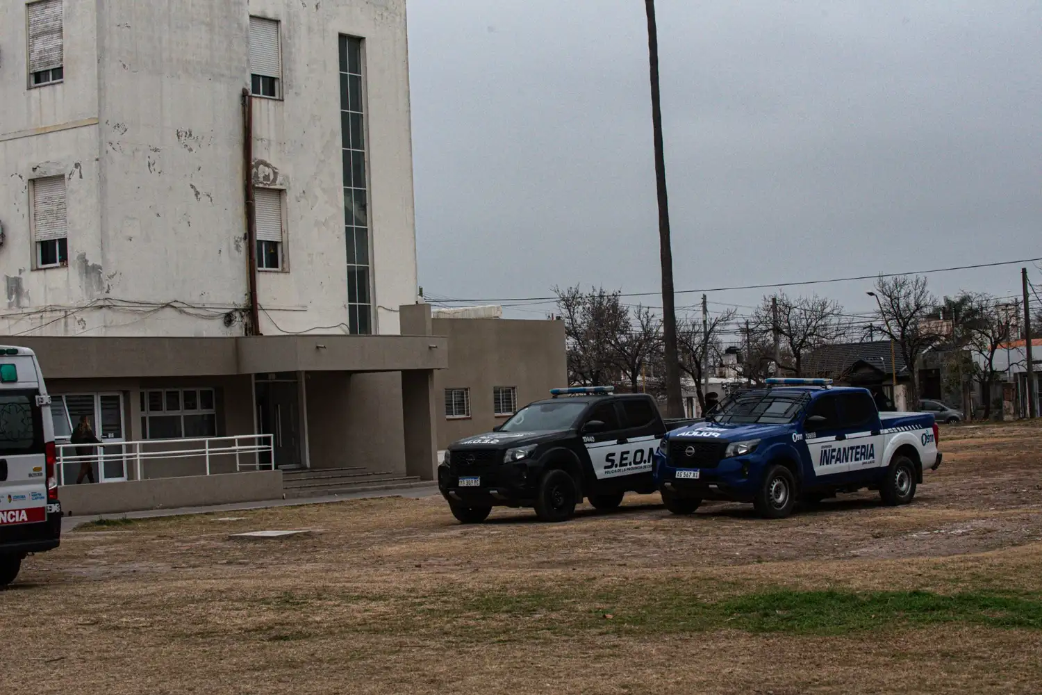 La Policía montó un operativo de seguridad para custodiar el Hospital Iturraspe.