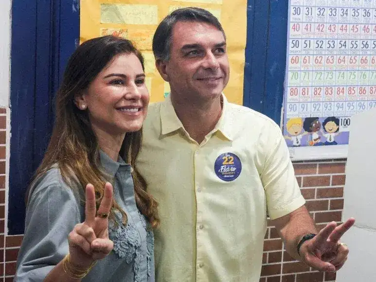 Más de 158 millones de brasileños están habilitados para participar de la segunda vuelta presidencial. Los dos candidatos emitieron su voto durante la mañana y convocaron a la ciudadanía a participar. Los primeros resultados oficiales se conocerán después de las 17.