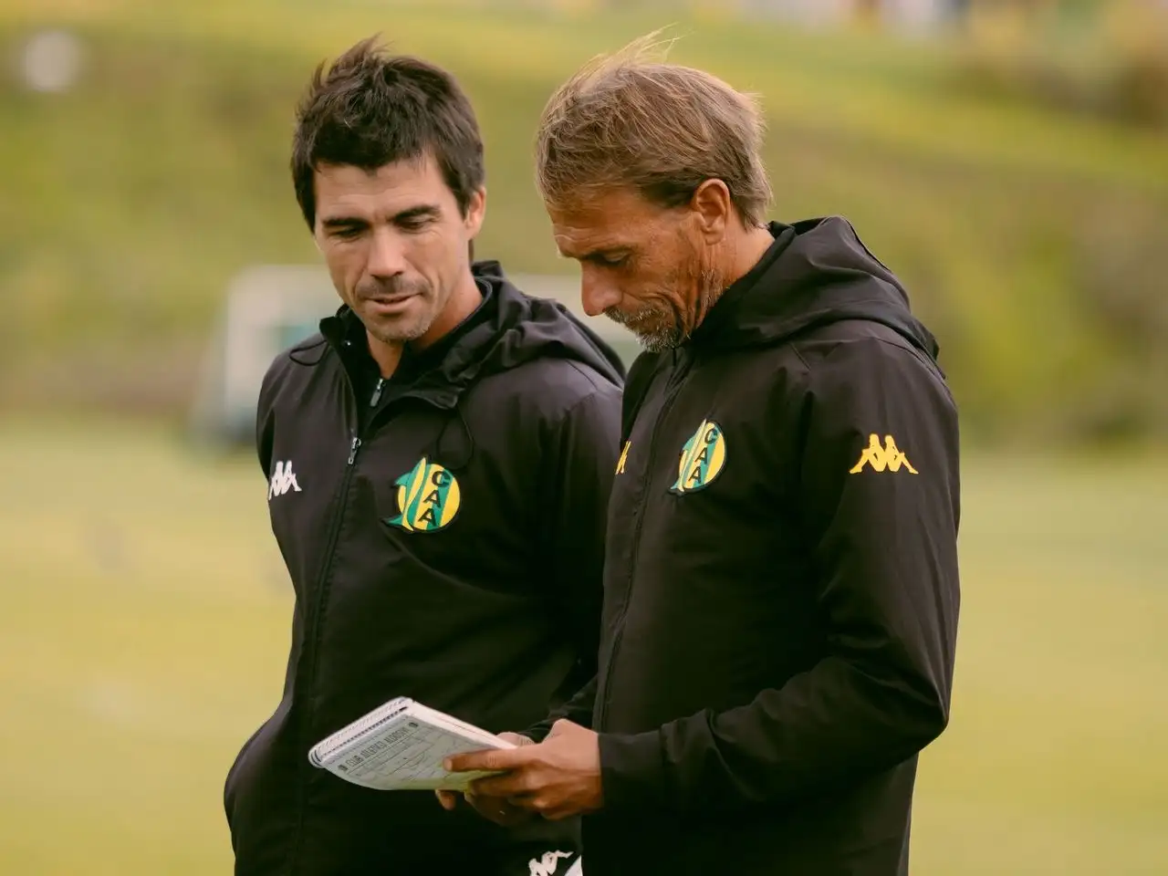 Mariano Charlier es oficialmente el DT de Aldosivi