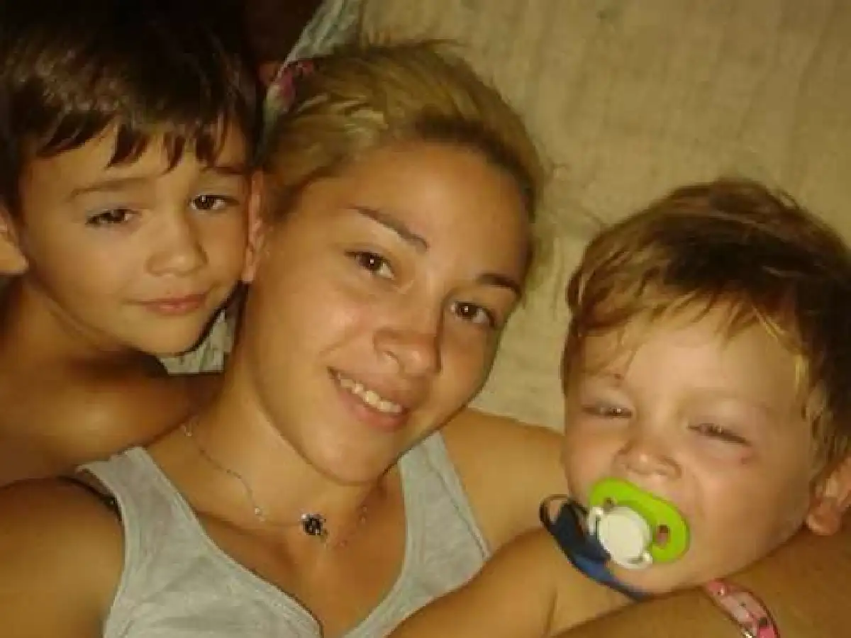 Encuentran a la mamá buscada junto a sus dos hijos 