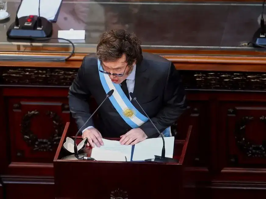 Ultiman detalles para la presentación del domingo.