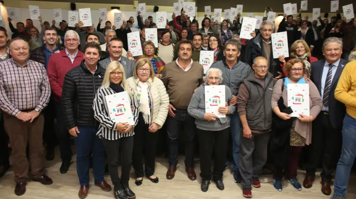 La provincia entregó 120 escrituras en el departamento Las Colonias
