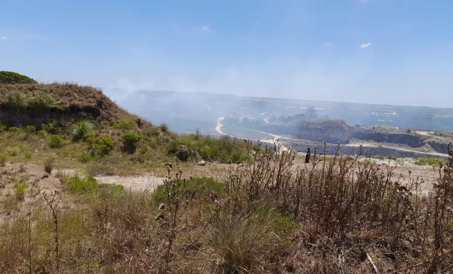 La zona del foco ígneo está ubicada al costado de canteras Yaraví.