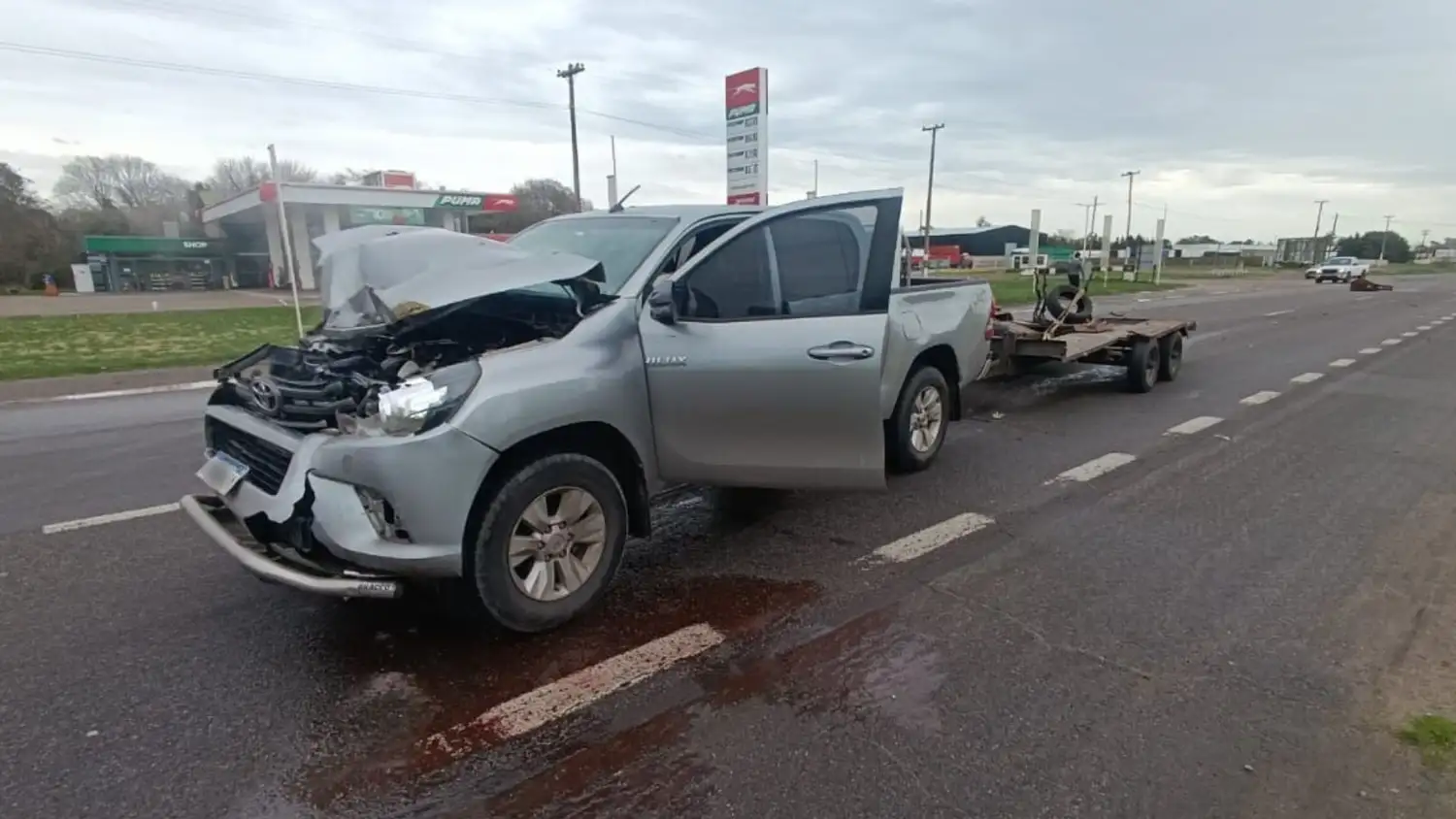 Así quedó el automóvil luego del impacto