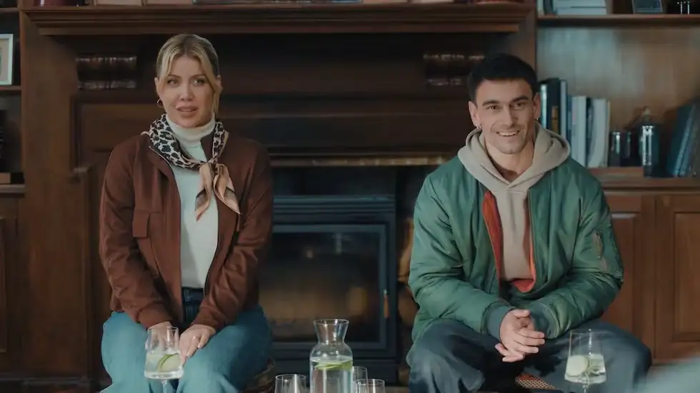 Wanda Nara y Agustín Bernasconi protagonizan "¿Querés ser mi hijo?".