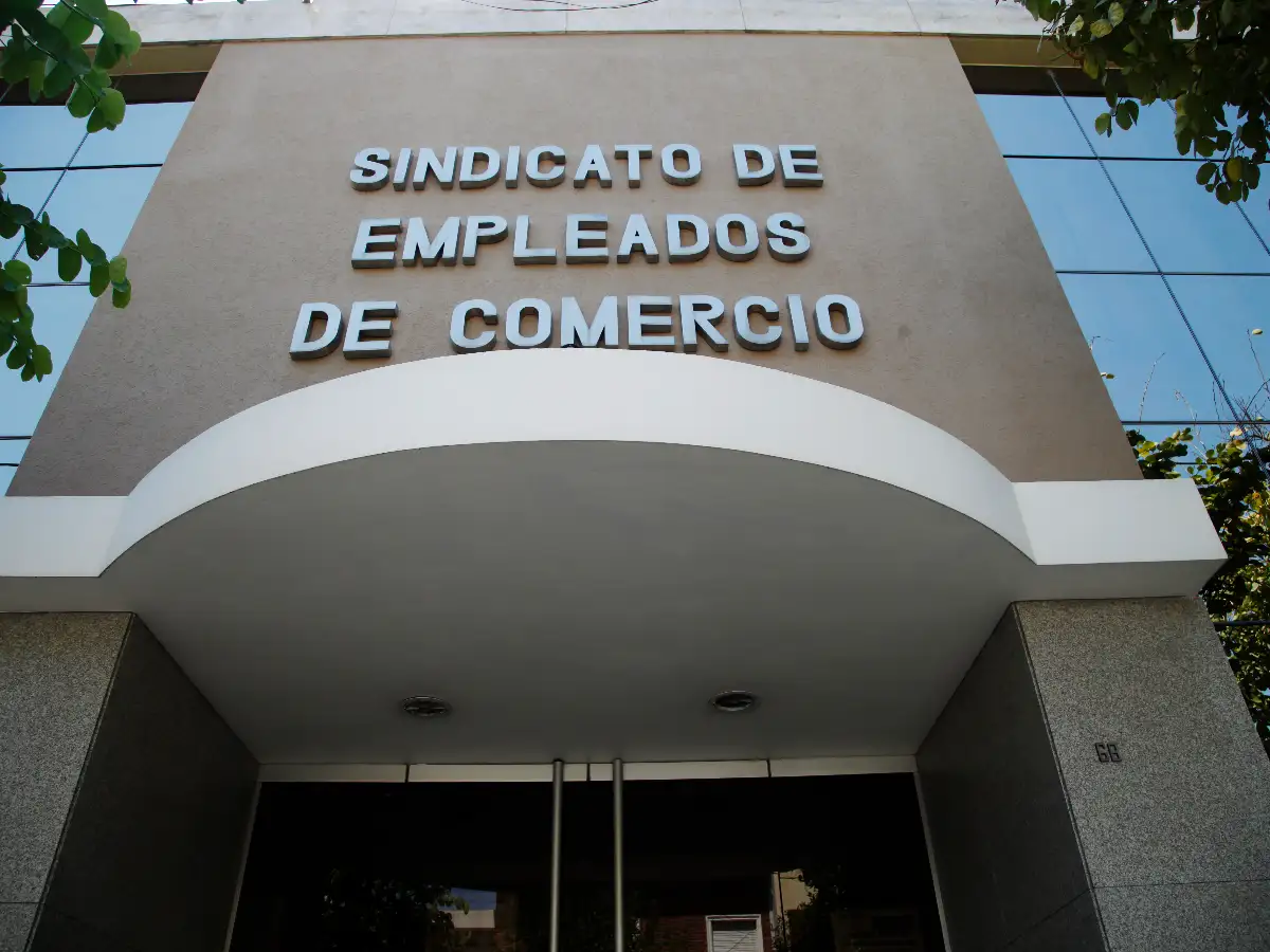 Charla sobre educación vial para empleadas de comercio 