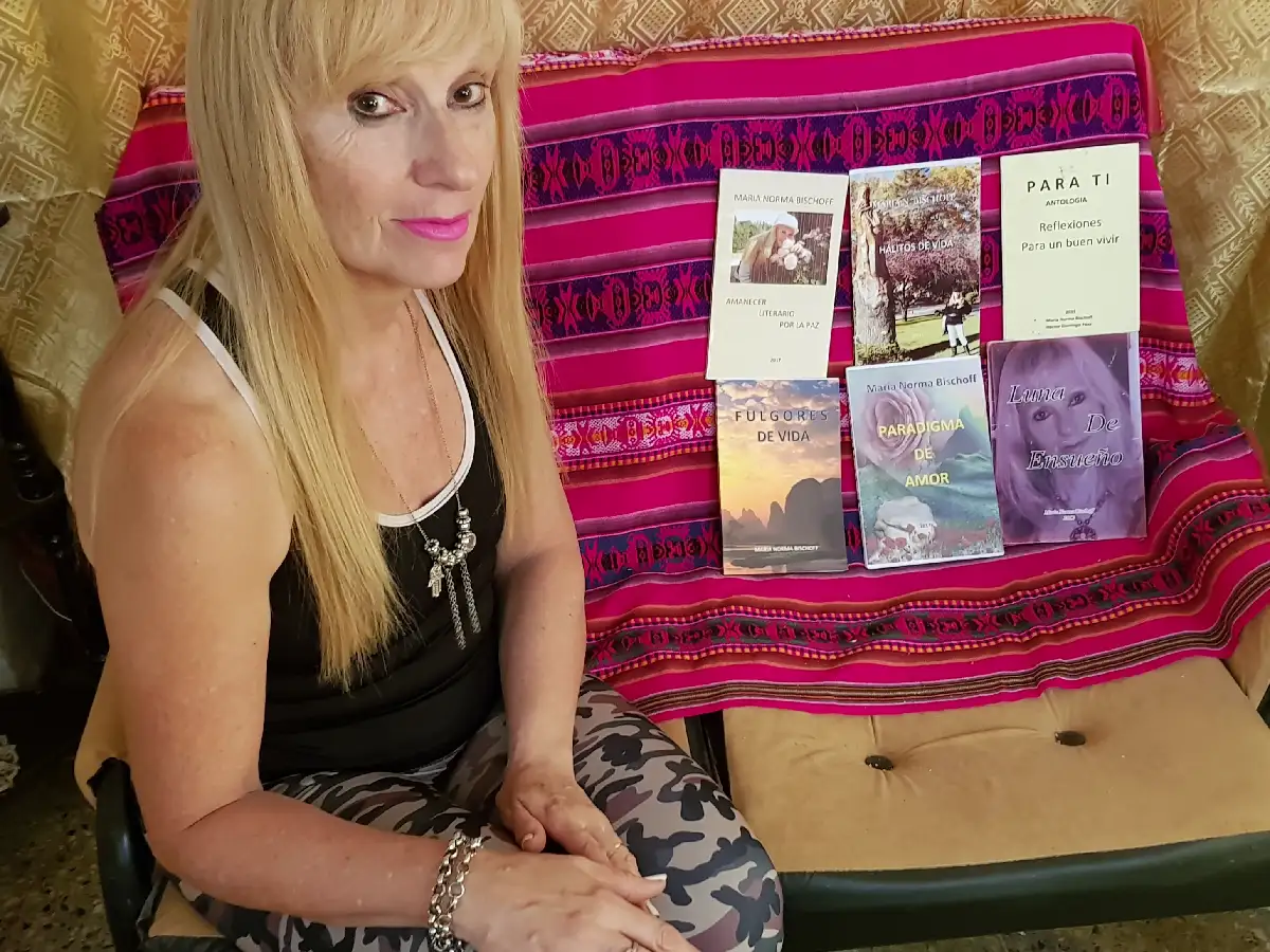 Poeta local fue elegida presidenta de  una academia internacional en La Rioja