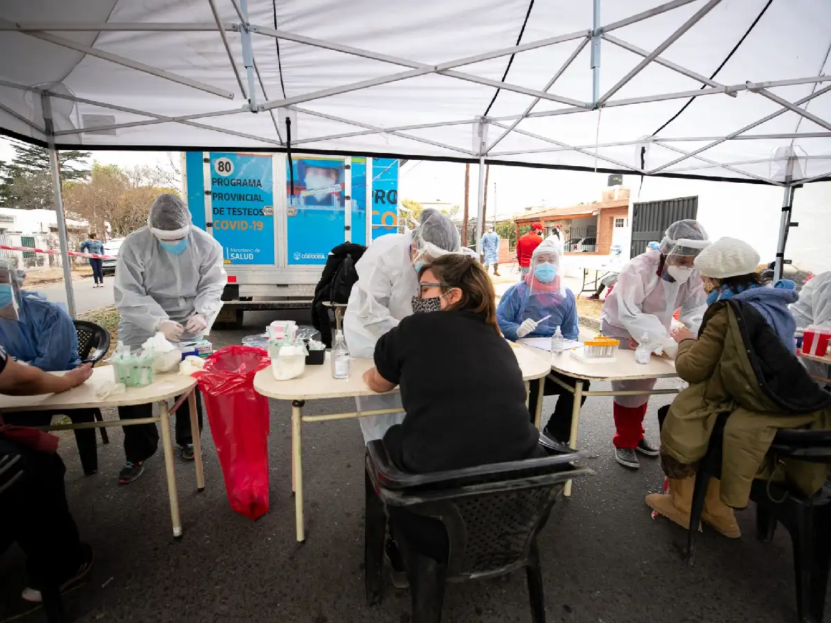 Córdoba registró 896 nuevos casos de coronavirus y 19 muertes