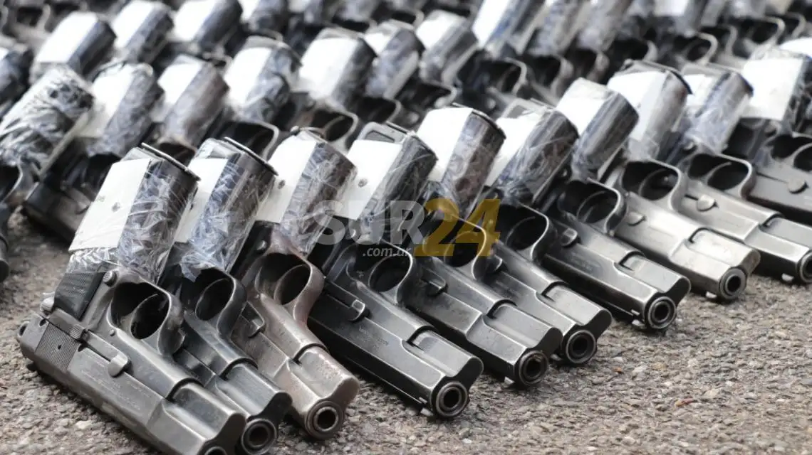 La Policía santafesina retuvo 737 motos y secuestró 166 armas en un mes