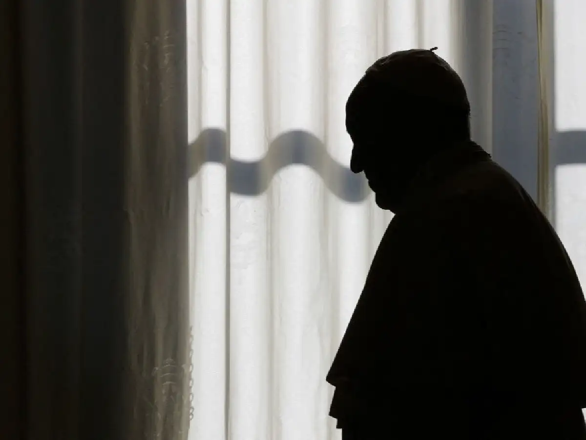 A 10 AÑOS DE SU ELECCIÓN - Historia clínica de Francisco: la fragilidad humana del Papa y una carta de renuncia ya firmada