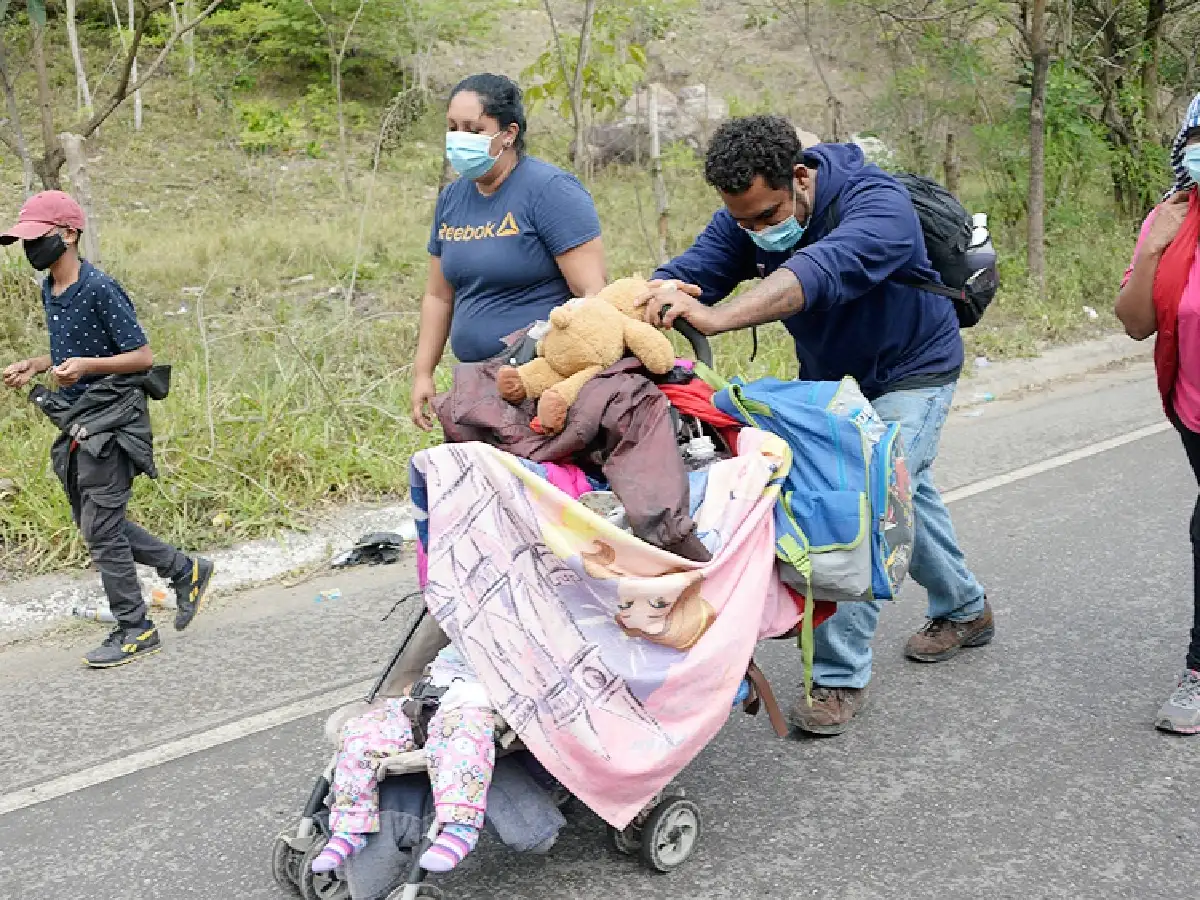 La pandemia y el cierre de fronteras no detienen las caravanas migrantes de Centroamérica