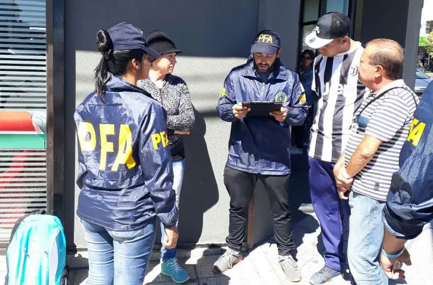 Una mujer procesada por trata y explotación de cinco personas