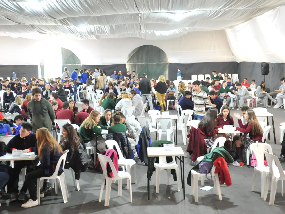 Las Escuelas en la Rural: desde el viernes se entregarán los textos de estudio a los concursantes